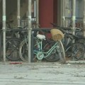 (VIDEO) Sablasna slika Železničke: Po ostavljene bicikle niko nije došao od pada nadstrešnice