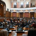 Žustra polemika u Skupštini Srbije: Poslanici o izmenama Zakona o jedinstvenom biračkom spisku i sudbini Generalštaba