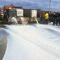 "EU ima viškove, plasiraju ih nama": Šta je izazvalo krizu zbog koje mlekari blokiraju puteve (video)