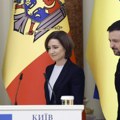 Санду: Молдавија ће наоружавати Украјину