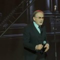 Poznati pevač završio u bolnici, čeka ga operacija! Dugo ignorisao ove simptome: "Zeznuto je..."