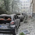 Ukrajinski zvaničnici: Najmanje četvoro ljudi poginulo u udaru na stambenu zgradu