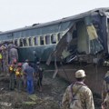 Završena spasilačka operacija u Pakistanu: U železničkoj nesreći poginulo 30, povređeno više od 90 ljudi