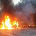 Čovek izgoreo u zapaljenom automobilu u Surčinu: Vatrogasci ugasili vozilo pa otkrili jeziv prizor!