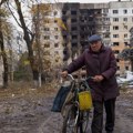 Rusija i Ukrajina: Poslednji stanovnici Avdejevke, grada razrušenog u ruskim napadima