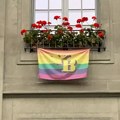 Raport iz Berna: Jang Bojs u LGBT bojama, imaju svoj tramvaj i kafu