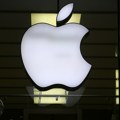 Apple izgubio 113 milijardi dolara tržišne vrednosti nakon tužbe američkog regulatora