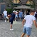 Video! Hit scena iz Kopenhagena: Piksi i Orlovi izašli na ulicu da se zagreju, njima se pridružili kineski turisti