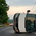 Nezgoda u Subotici: Prevrnuo se kombi
