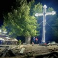 Braća Tošiki podigli monumentalni krst u Ljiljancu pred veliki jubilej sela