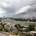 Posle paklenog dana stiže snažno nevreme: Iznenadne oluje pogađaju Srbiju, RHMZ popalio alarme