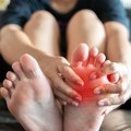 Bol u jastučiću stopala: Zašto se javlja metatarzalgija i kako je izlečiti
