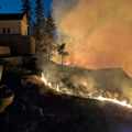 Tri velika požara besne kod Spokana: vatra uništila kuće, hiljade objekata ugroženo