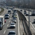 AMSS i "Putevi Srbije" izdali upozorenje za vikend: Pojačan saobraćaj na svim putevima i graničnim prelazima, otkrili su kako…