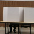 Novina na izborima: Paravani od osam miliona evra menjaju kartonske kutije