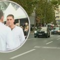 Vučićev sin Danilo na skup SNS u Kragujevcu došao u pratnji više vozila sa blinkerima