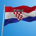 Snimak skidanja Hrvatske zastave kod Knina širi se mrežama: Zbog ovog snimka policija uhapsila tri osbe (video)