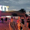 Satelit, vatromet, grmi na 40 bina: Na Petrovaradinskoj tvrđavi počeo 23. festival "Exit" (foto/video)