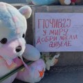 "Nadali smo se da će se mali anđeo ipak pojaviti": Potresne slike iz Bora - Građani pale sveće za malu Danku