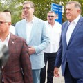 Vučić u Malom Zvorniku obilazi radove na mostu na Drini (video)