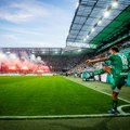 Sukob navijača na stadionu zasenio derbi Beča (VIDEO)