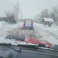 Potpuni prekid saobraćaja između kopna i Dalmacije zbog oluje i snega