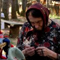 Čehinja Katarina pala u trans kad je videla ovaj srpski suvenir, a neki ga se stide: "Nosim ga prijateljima"
