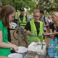 Zrenjaninska kritična masa proslavila svoj deveti rođendan vožnjom kroz grad i tortom na Motelu “Šumica” Zrenjaninska kritična…