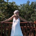 (Foto): Pevačica (38) rodila bliznakinje, a danas šalje sina u 2. razred - Oglasila se na mrežama: "Prvorođeni! Sve kucam u…