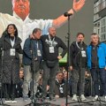 Na bini se pojavio Halidov bend: Muzičari jedva stajali na nogama, skrhani bolom nisu mogli da zaustave suze