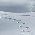 Drama na Mont everestu Skoro hiljadu ljudi zarobljeno zbog mećave, stotine meštana i spasilačkih timova angažovano na…