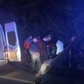 STRAŠNA SAOBRAĆAJNA NESREĆA U NOVOM PAZARU: Auto sletio s puta, teško povrijeđena žena, bore joj se za život