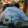 "Na podu je ležao čovek sa izgorelim licem i rukama": Drama u Nemačkoj: Buknuo požar na vozilu na karnevalu, nekoliko osoba…