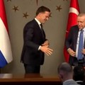 Šok scena na sastanku Erdogana i holandskog premijera: Rute prišao i pružio ruku, ali turski lider imao druge planove…