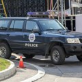 Kolona OKLOPNIH VOZILA OPSEDA SEVER KIM! Tzv. kosovska policija sa puškama upala u Banke Poštanske štedionice