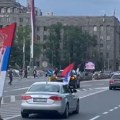 Beograđani na ulicama, vijore se trobojke Narod ustao da bi podržao Vučića posle izglasavanja sramne rezolucije