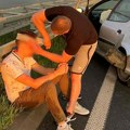 (Video, foto) krvav je sedeo pored smrskanog automobila; Filip iz Čačka se našao u pravo vreme na mestu nesreće i poneo…