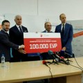 Svaka čast, majstori FK Crvena zvezda donirao 100.000 evra Dečijoj klinici u Tiršovoj! Terzić: Lepo je videti nasmejana…