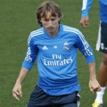 Luka Modrić još godinu dana u Realu, sad je i kapiten