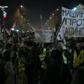 BLOG Studenti stigli u Inđiju, dočekalo ih više hiljada građana: Spavaće pod otvorenim nebom, na stadionu