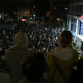 Njihovo pravo da ih (konačno) čuju: Studenti blokirali RTS i RTV, sevali pendreci žandarma, „ćaci“ i građani u klinču