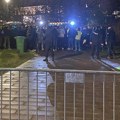 Aktivisti Kreni-promeni ispred PS Stari grad: Protest zbog pritvora njihovom odborniku Latasu