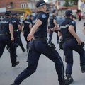 Građani u Novom Pazaru plastičnim flašama gađali policajce: Pogođen načelnik policije