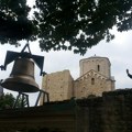 Policija u manastiru Đurđevi Stupovi traži spomenik Pavlu Đurišiću: Iguman dužan da ga preda ili sledi kazna ili zatvor!