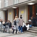 Majka iz Pete gimnazije: „Očekujemo nasilan upad vlasti u školu“