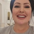 (Foto) Dragana Mirković slavila u dvorcu rođenje unuke: Pevačica nosila majicu sa natpisom: "Najponosnija baka na svetu"