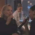 Živojinovići slavili do jutra: Nina Badrić i Lepa Brena ukrstile glasove, pa zapevale čuveni hit
