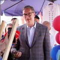 "Zahvalan sam vam što se sačuvali svoju šljivu kad su hteli da nam otmu državu": Vučić u Lapovu: "Mi hoćemo da budemo…