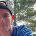 Kremiran sin Sindi Kraford: Urna sa pepelom čuvaće se u kući njegovih roditelja, uzrok smrti i dalje pod istragom
