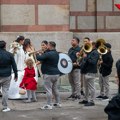 "Чекај снајка, нисмо готови": Млада бацила сито преко крова, а онда је изненадио још један обичај
